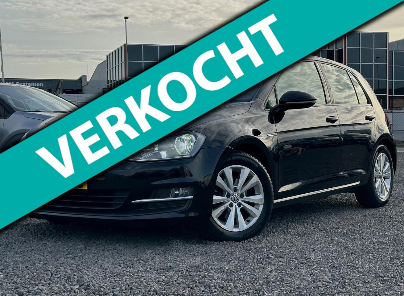 Volkswagen Golf - 1.0 TSI Connected Series/CAMERA/NAVI/NW APK - AutoWereld.nl