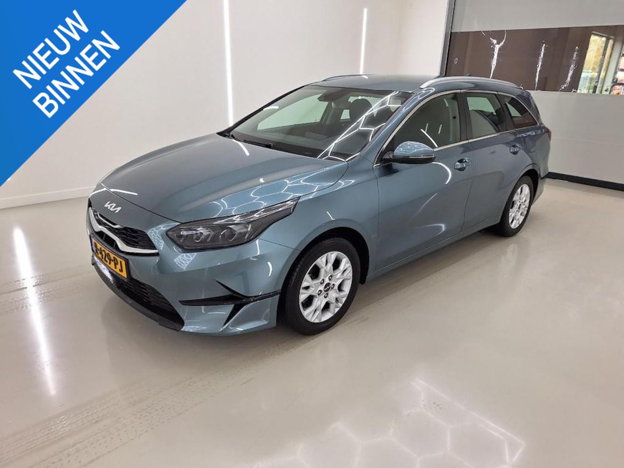 Kia Cee'd Sportswagon - CEED 1.0 T-GDI DYNAMICLINE I P-CAMERA I APPLE CARPLAY I ADAPT. CRUISE CONTROL I NAVIGATIE - AutoWereld.nl