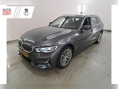 BMW 3-serie Touring - 320e Luxury Line Leer Harman-Kardon Elekt.Trekhaak