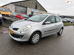Renault Clio - 1.6-16V Dynamique 3-deurs Automaat Bj:2006