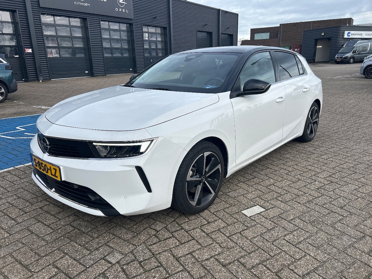 Opel Astra - 1.2 Turbo Level 3 Elegance 130pk | Stuur/Stoelverwarming | 360 Camera | Navigatie Pro | Ad - AutoWereld.nl