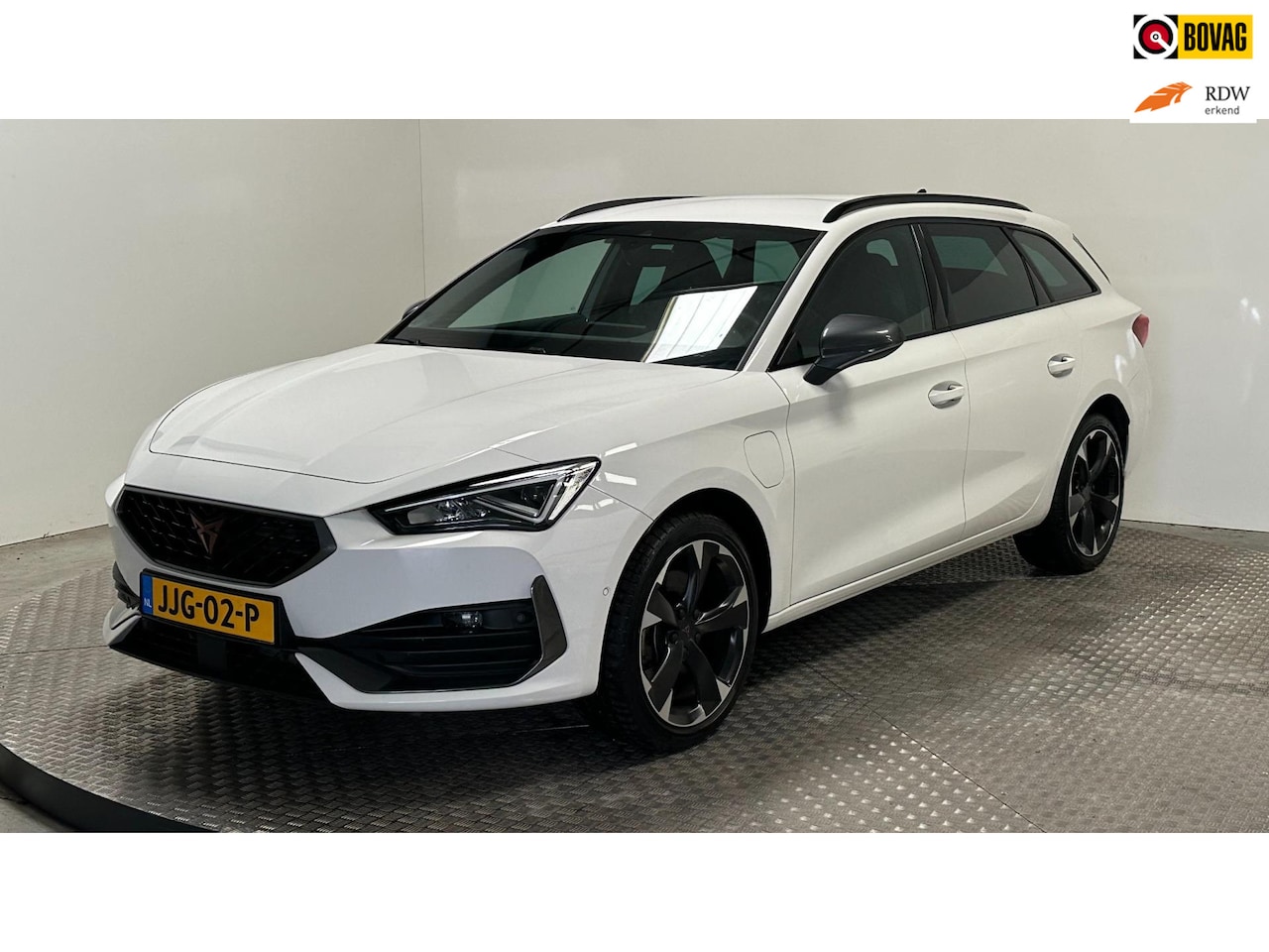 CUPRA Leon Sportstourer - 1.4 e-Hybrid VZ Adrenaline automaat navigatie parkeersensoren stoelverwarming - AutoWereld.nl