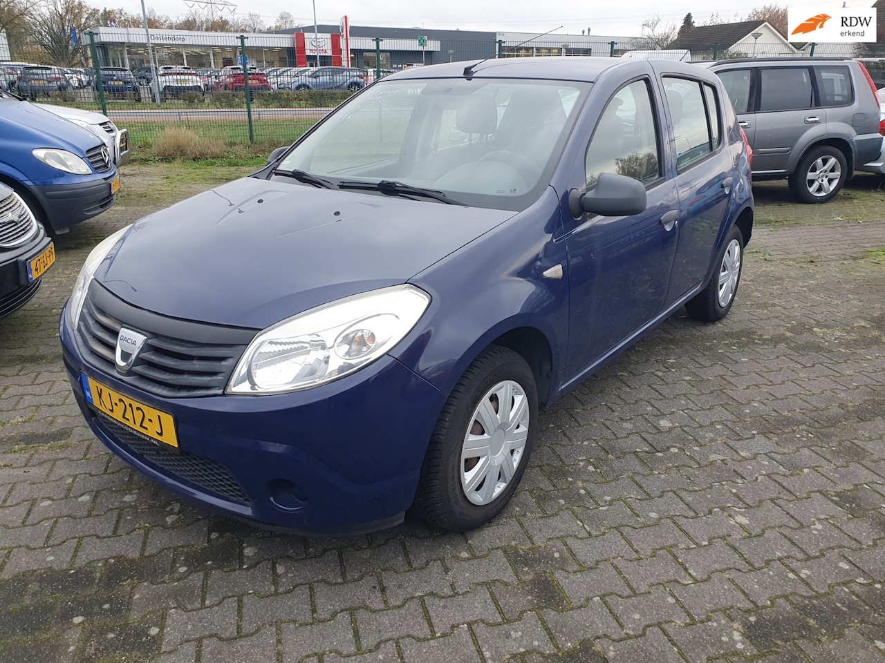 Dacia Sandero - Dacia Sandero 1.2 Lauréate-5 DRS-AIRCO - AutoWereld.nl
