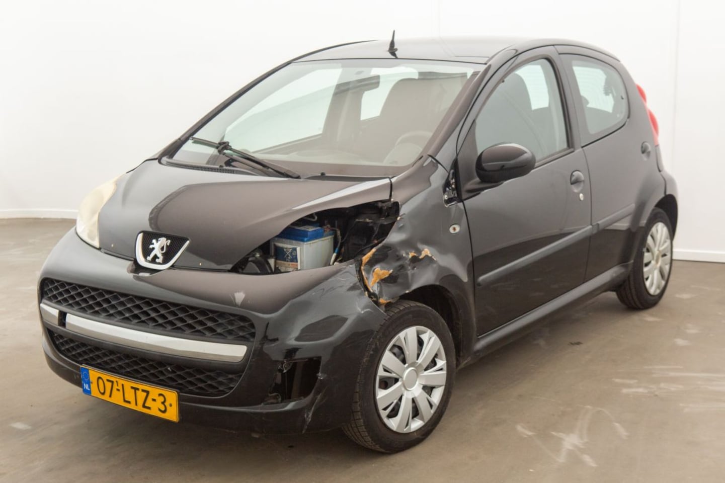 Peugeot 107 - 1.0-12V XS 1.0-12V XS - AutoWereld.nl