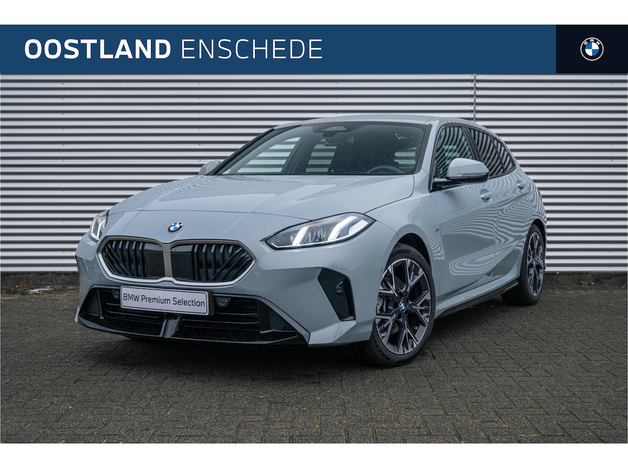 BMW 1-serie - 120 M Sport Automaat / Sportstoelen / Achteruitrijcamera / M Adaptief onderstel / Stuurver - AutoWereld.nl