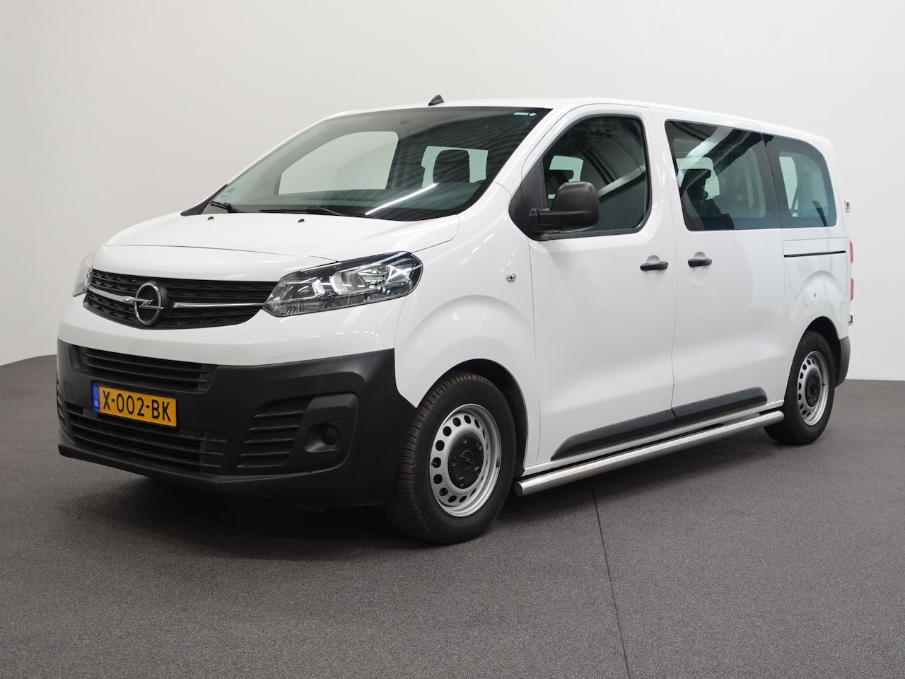 Opel Vivaro Combi - 1.5 CDTI L2H1 Cruise Control  Parkeersensoren Achter  Bluetooth Airco Voor en Achter  Schu - AutoWereld.nl