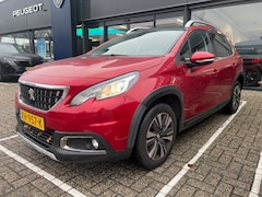 Peugeot 2008 - 1.2 PureTech Allure 110pk Automaat | Trekhaak | Navigatie | Panoramadak | Climate Control