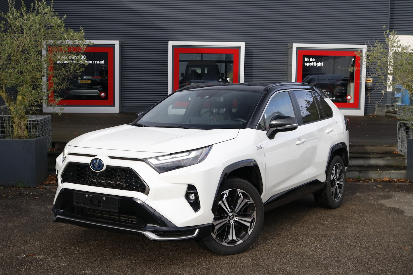 Toyota RAV4 - 2.5 Plug-in Hybrid AWD Bi-Tone Plus - AutoWereld.nl