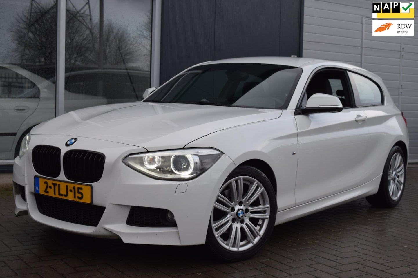BMW 1-serie - 118d Executive | M-Pakket | LED/Xenon | APK 5-2026 ! - AutoWereld.nl