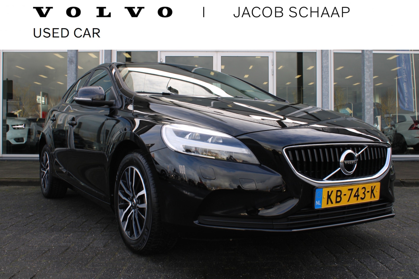 Volvo V40 - T2 Automaat Momentum | Verw. Voorstoelen | Standkachel | PDC achter | Spraakbediening | NA - AutoWereld.nl