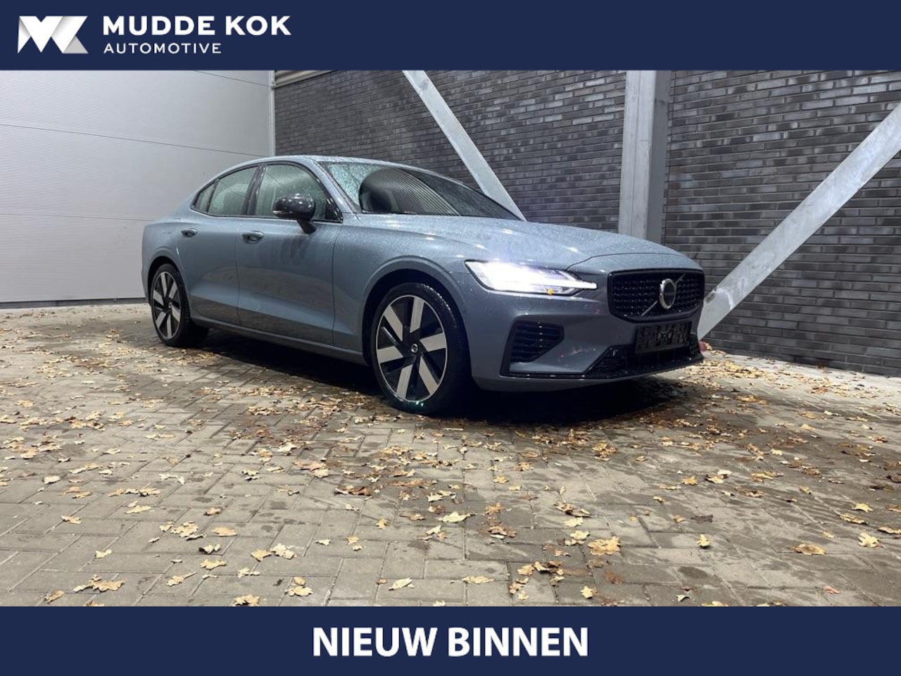 Volvo S60 - T8 Recharge Ultimate Dark | Bowers&Wilkins | Head-Up | Panoramadak | 360° Camera | BLIS - AutoWereld.nl