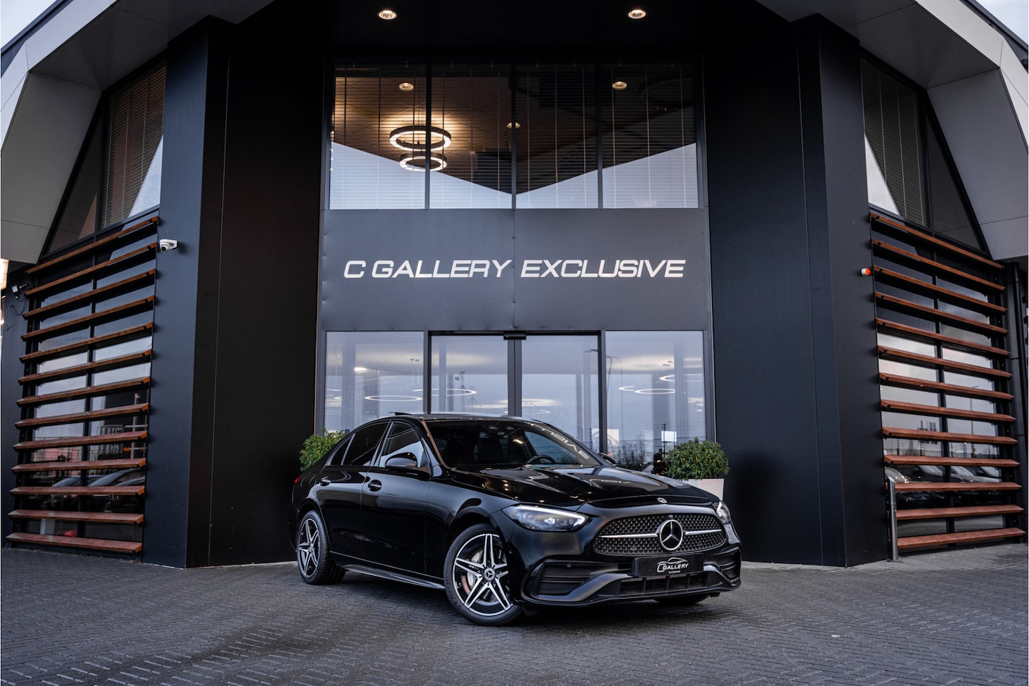 Mercedes-Benz C-klasse - C300 e AMG Line - Panorama | Burmester | Carbon | Memory | 360 Camera - AutoWereld.nl