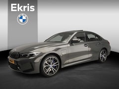 BMW 3-serie - Sedan 320e | M-Sportpakket | LED | Leder | HUD | Trekhaak | Schuifdak | Elektr. zetels | D