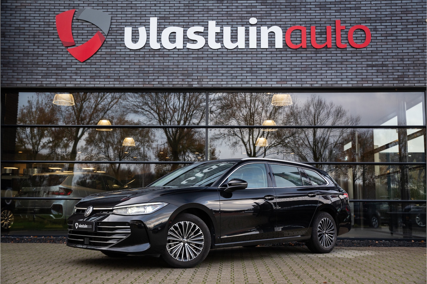 Volkswagen Passat Variant - 1.5 eTSI Elegance , Adap. cruise, Head-up display, Massage stoelen, - AutoWereld.nl