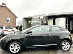 Alfa Romeo MiTo - 1.4i 79pk 6-bak Distinctive - airco - elektr ramen + spiegels - lmv - radio - boekjes + sl