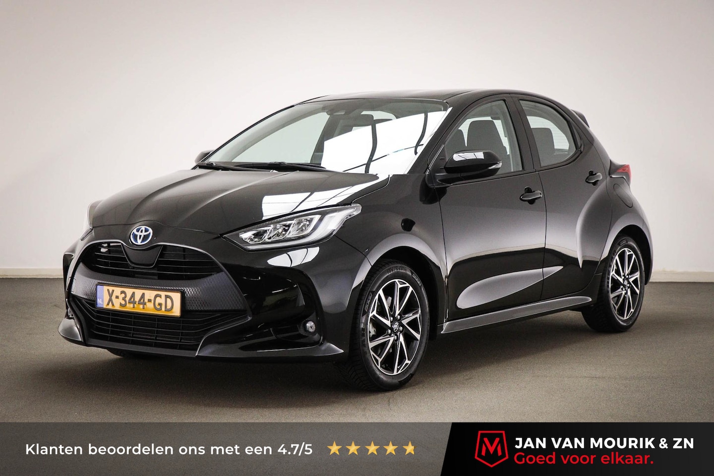 Toyota Yaris - 1.5 Hybrid Dynamic | LED | DAB | APPLE | CAMERA - AutoWereld.nl