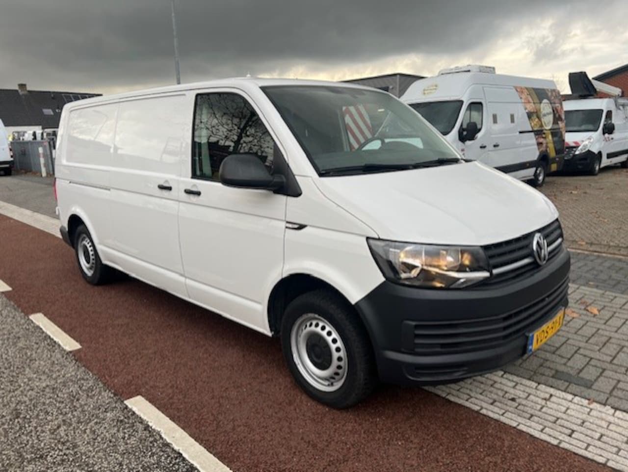 Volkswagen Transporter - 2.0 TDI 110kw L2H1 LANG AIRCO KLIMA EURO6 - AutoWereld.nl