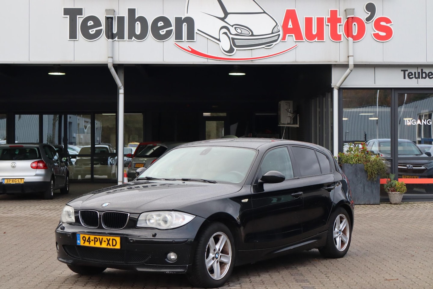 BMW 1-serie - 120i High Executive Lederen interieur, Cruise control, Navigatie, Stoelverwarming - AutoWereld.nl