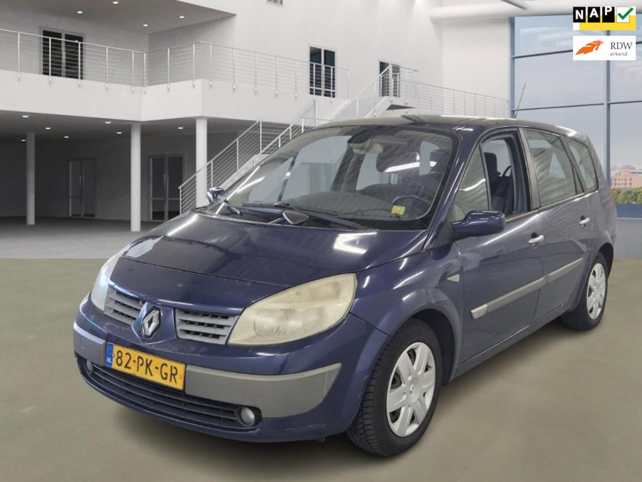 Renault Grand Scénic - 2.0-16V Expression Comfort - 7 Persoons - AutoWereld.nl
