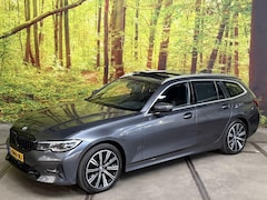 BMW 3-serie Touring - 318i High Executive Edition Sport Line Automaat Panodak Head Up Leder LED Elek. Klep Camer