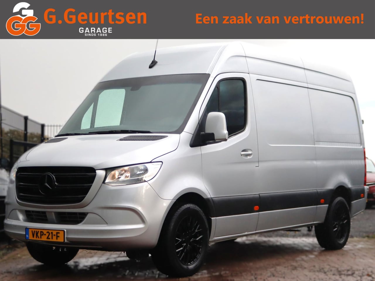 Mercedes-Benz Sprinter - 315 CDI L2H2 3 Persoons, Cruise Control, Apple Carplay, Camera - AutoWereld.nl
