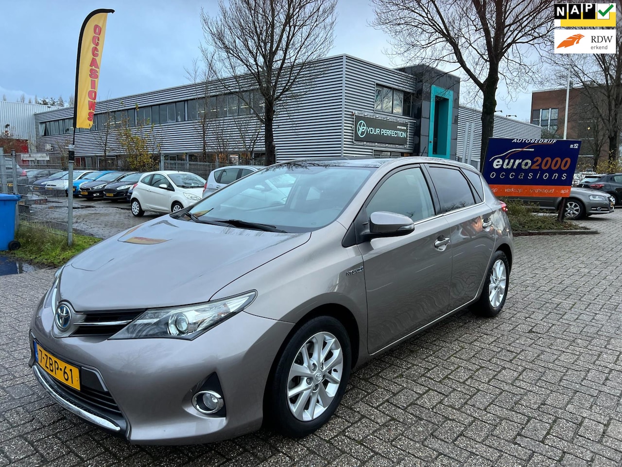 Toyota Auris - 1.8 Hybrid Lease - PANORAMA - CAMERA - NETJES ! - AutoWereld.nl