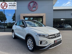 Volkswagen T-Roc - 1.5 TSI 150pk DSG Style Carplay | Camera | Keyless | Elek. Achterklep | Rijklaar incl. gar