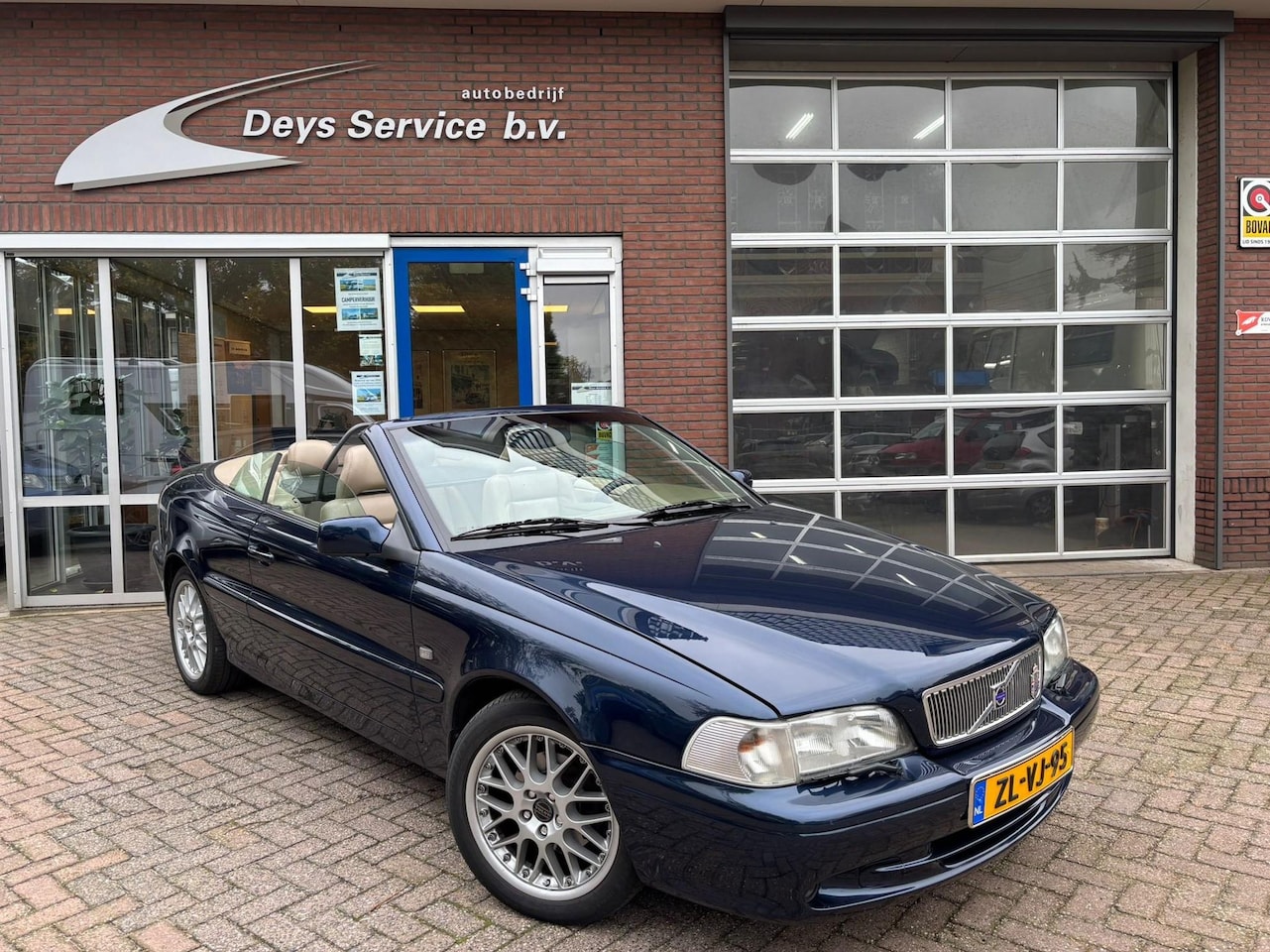 Volvo C70 Convertible - 2.4 T Prestige 2.4 T Prestige - AutoWereld.nl