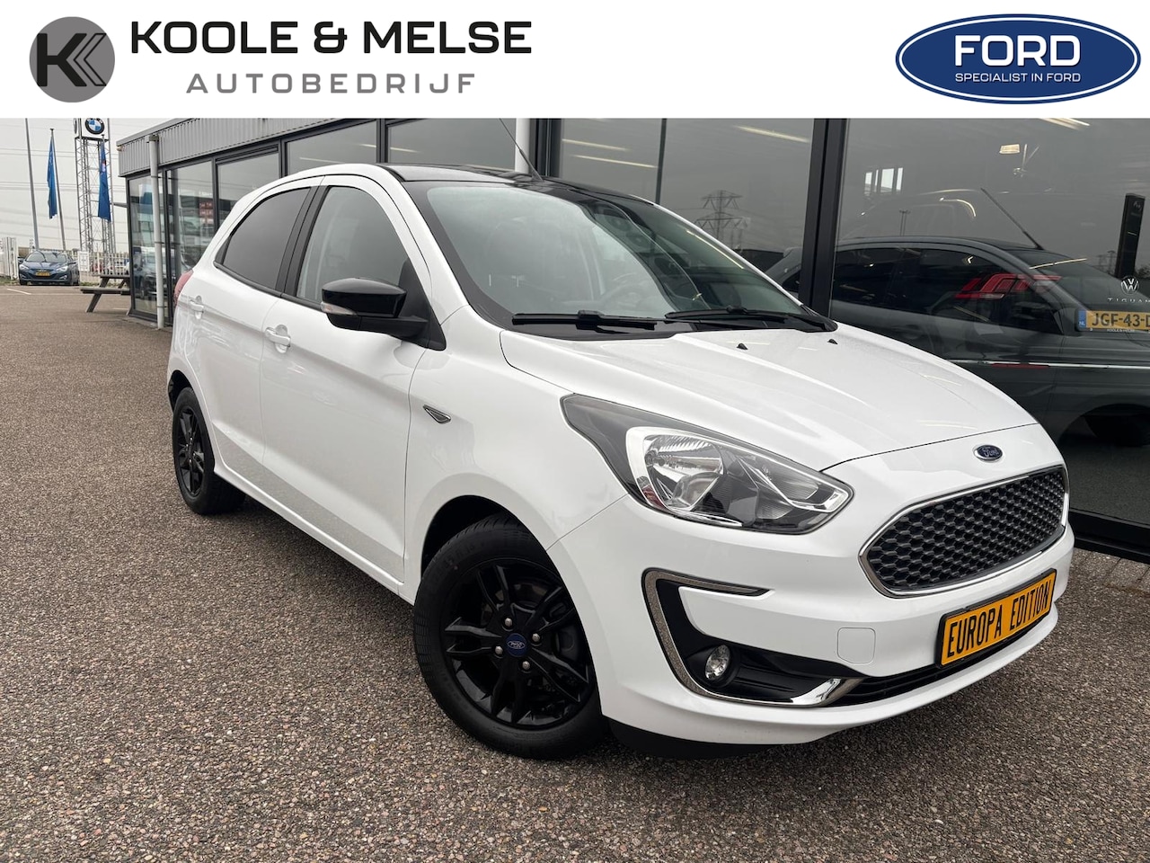 Ford Ka - 1.2 85pk Black & White, stoelverwarming, voorruitverwarming, sensoren - AutoWereld.nl