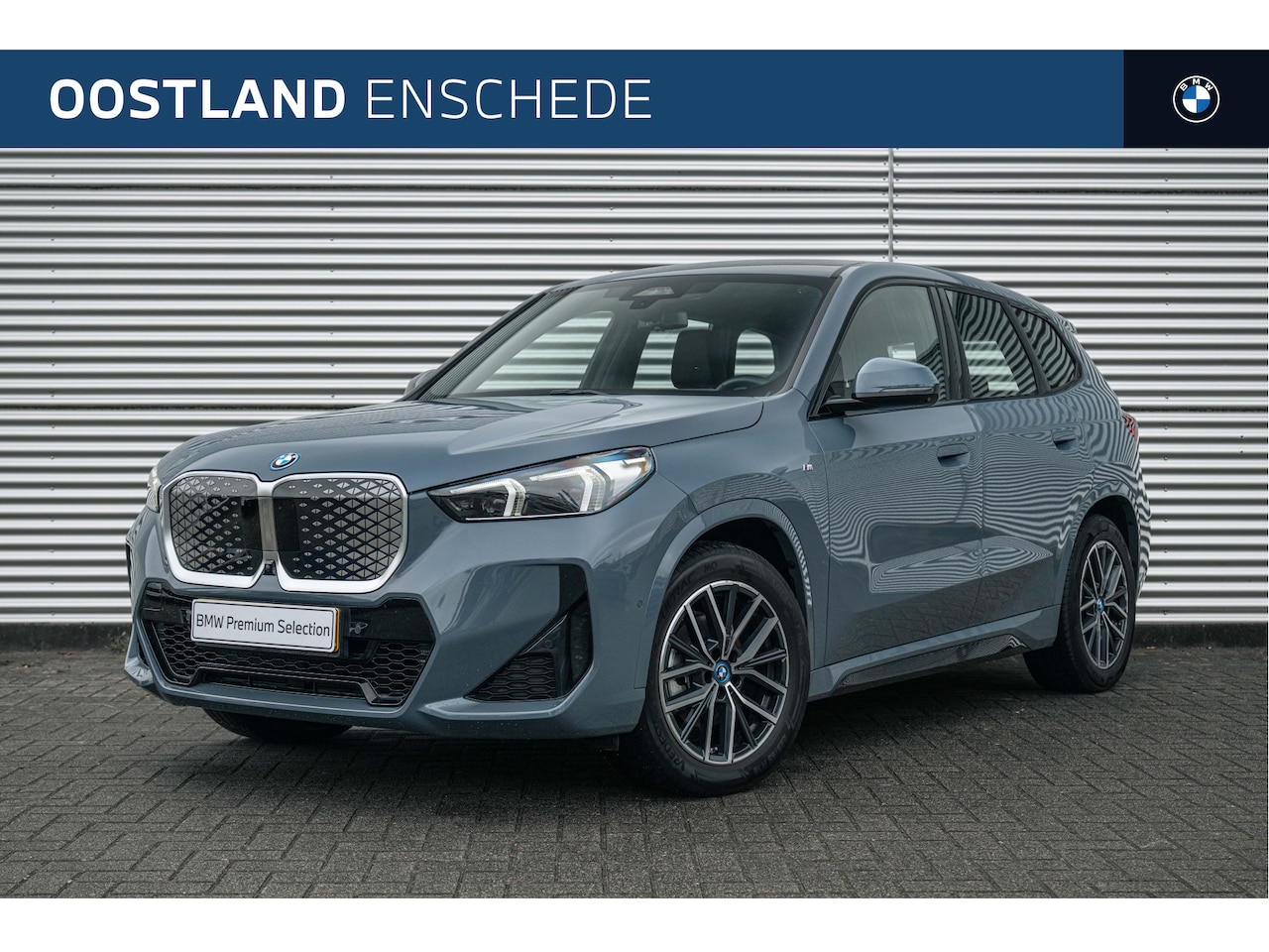 BMW iX1 - eDrive20 High Executive M Sport / Sportstoelen / M Adaptief onderstel / Comfort Access / A - AutoWereld.nl