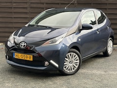Toyota Aygo - 1.0 VVT-i x-play / AC / CAMERA / BT / NAP / GR.SCHERM / NL-AUTO