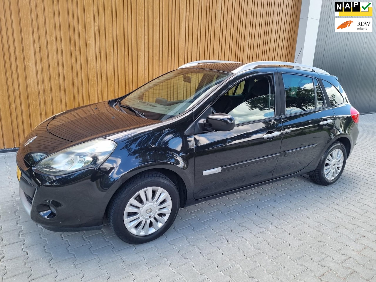 Renault Clio Estate - 1.2-16V Collection|5-deurs|Navigatie - AutoWereld.nl