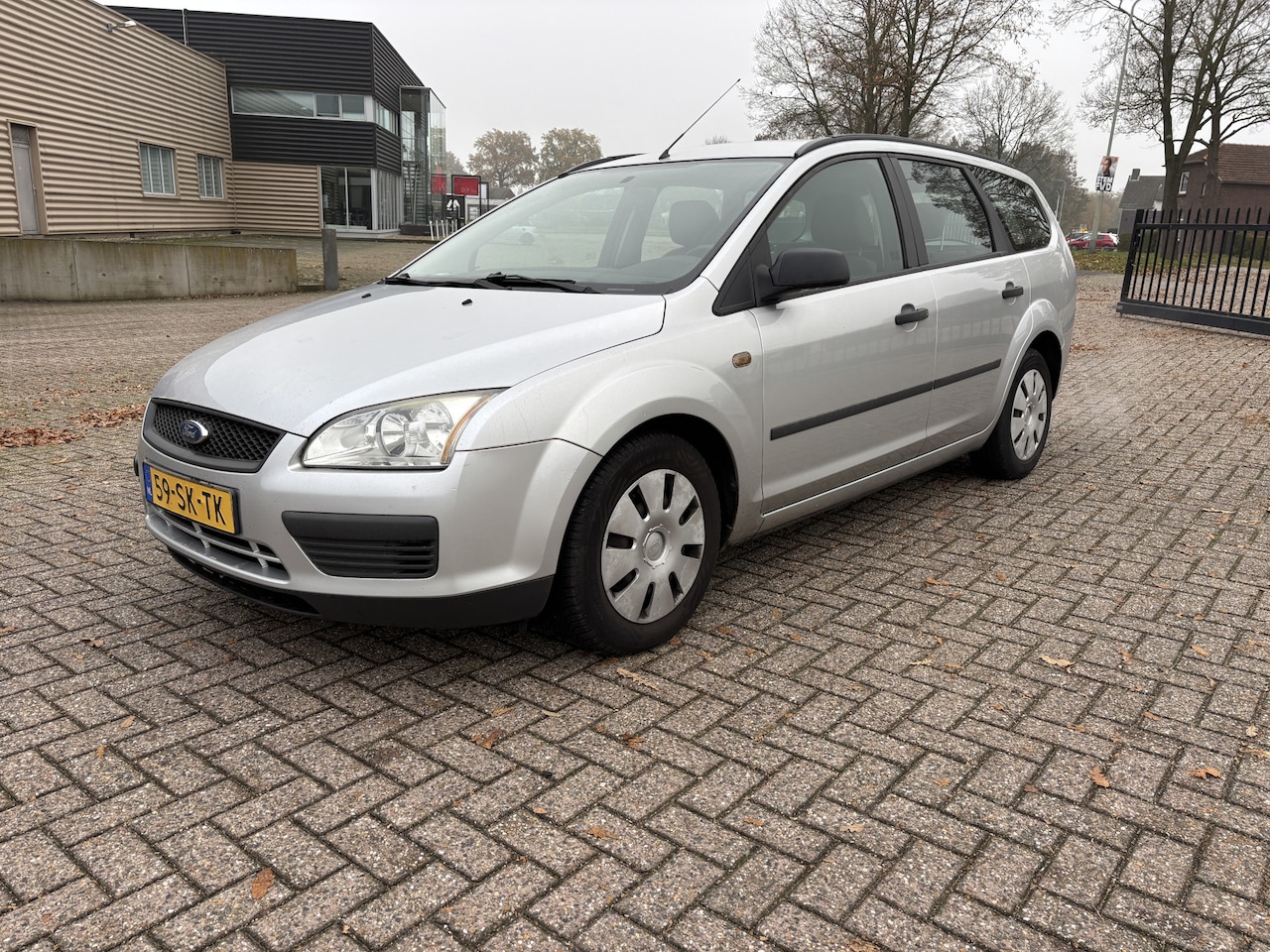 Ford Focus Wagon - 1.6-16V Champion [ airco,audio,cruise,trekhaak ] - AutoWereld.nl