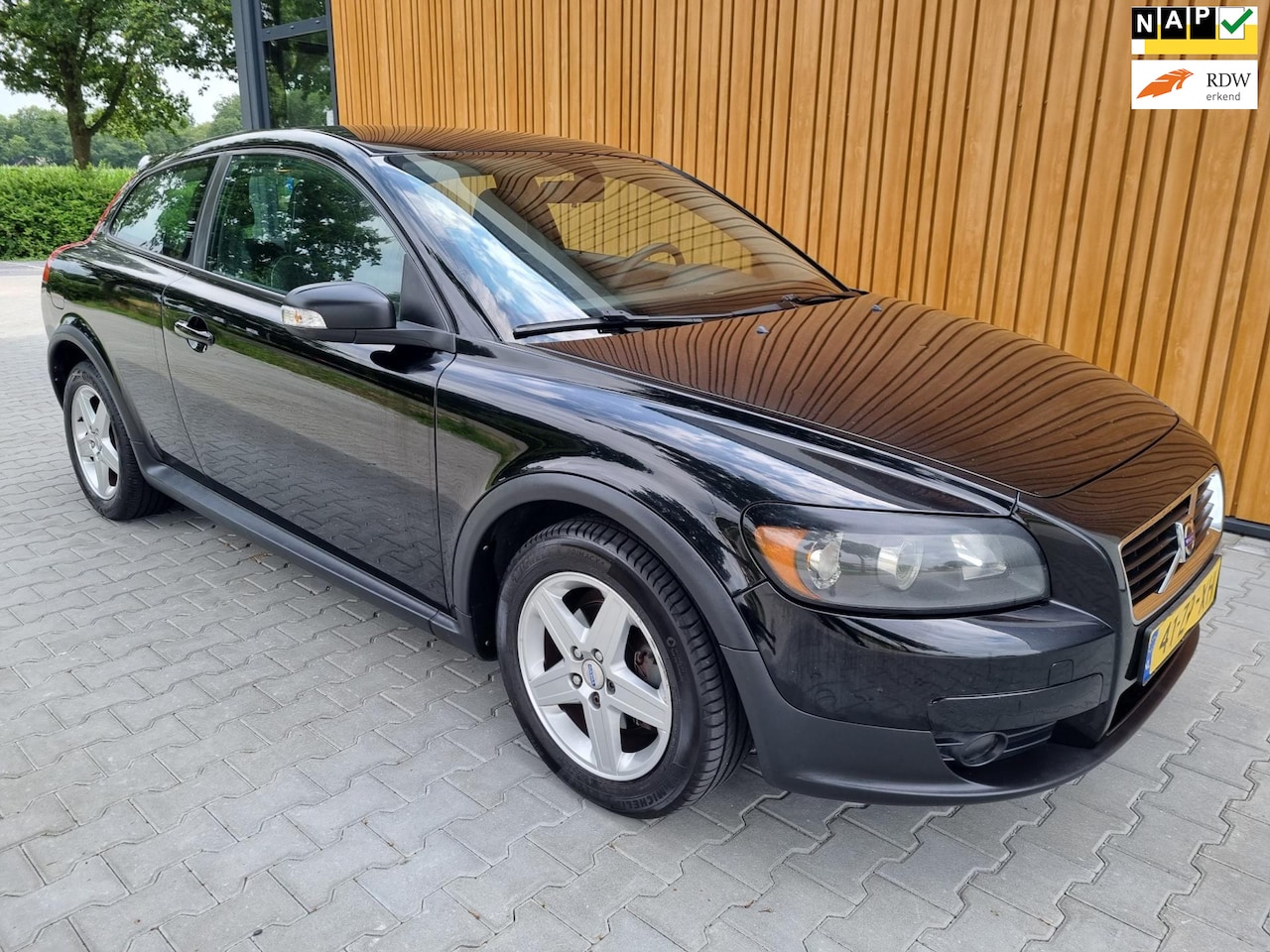 Volvo C30 - 2.0 |3-deurs|Bj2008|Airco|Lmv|Zwart - AutoWereld.nl