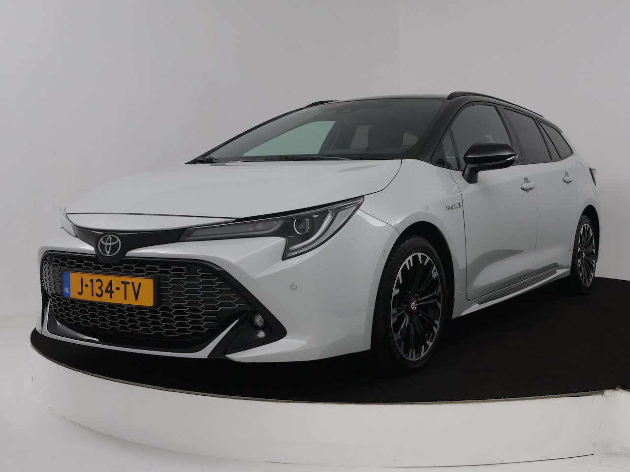 Toyota Corolla Touring Sports - 2.0 Hybrid GR-Sport | Apple CarPlay / Android Auto (Navigatie ) | Trekhaak | PDC | - AutoWereld.nl