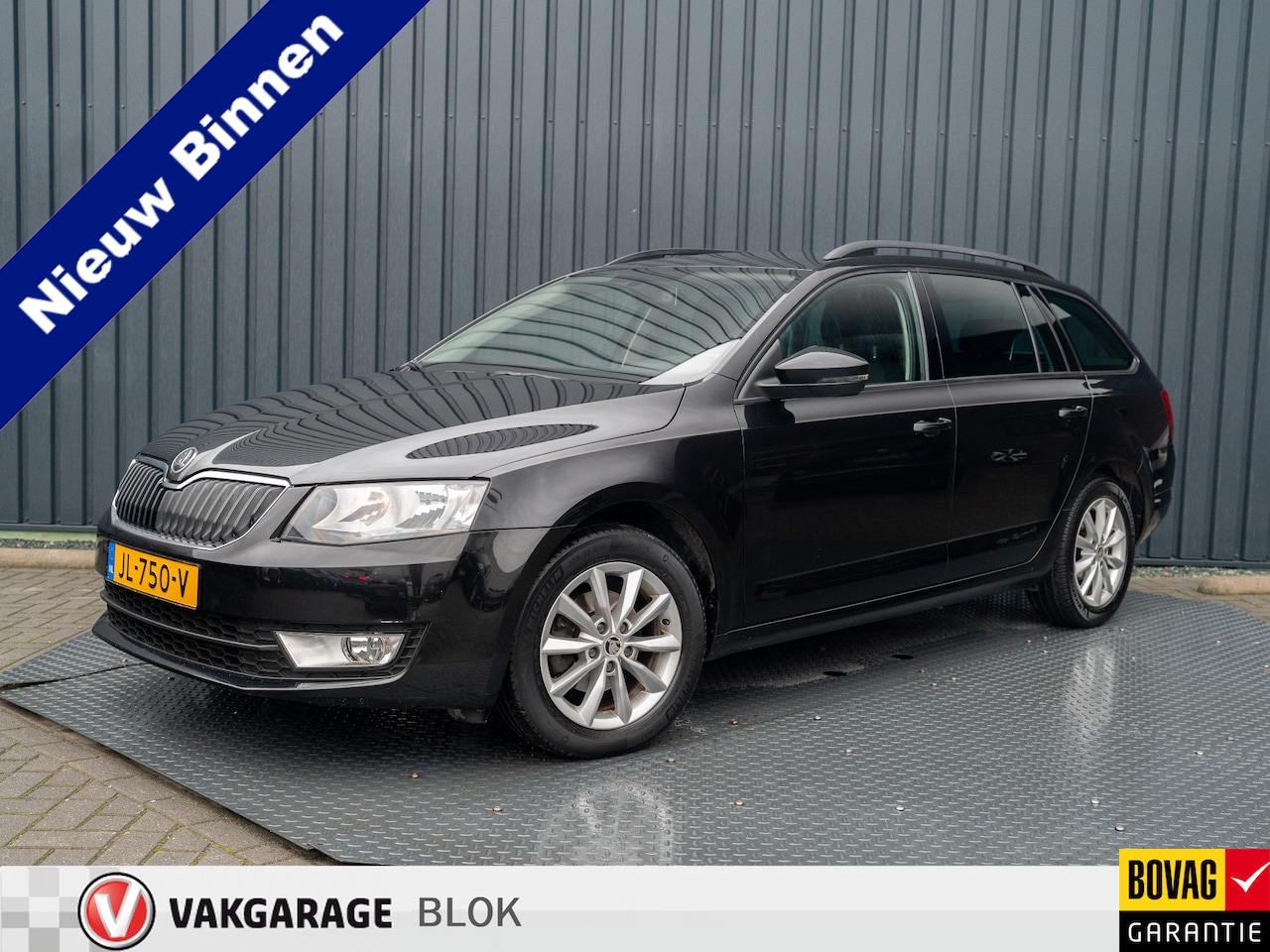 Skoda Octavia Combi - 1.2 TSI Greentech Ambition Businessline | Trekhaak | Navi | Prijs Rijklaar!! - AutoWereld.nl