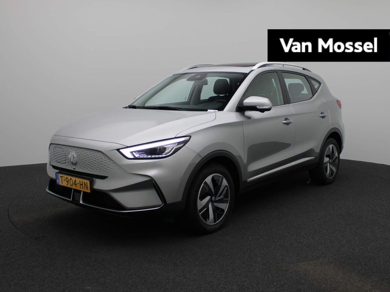 MG ZS - EV Standard Range Luxury 50 kWh | Leder | Navi | Panoramadak | Camera | Led Koplampen | Ad - AutoWereld.nl