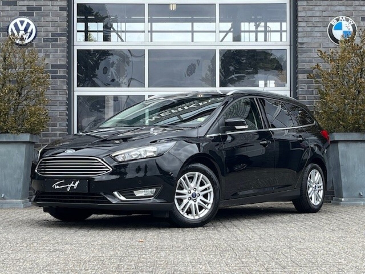 Ford Focus Wagon - 1.5 150PK TITANIUM WAGON - NAVI - TREKHAAK - AutoWereld.nl