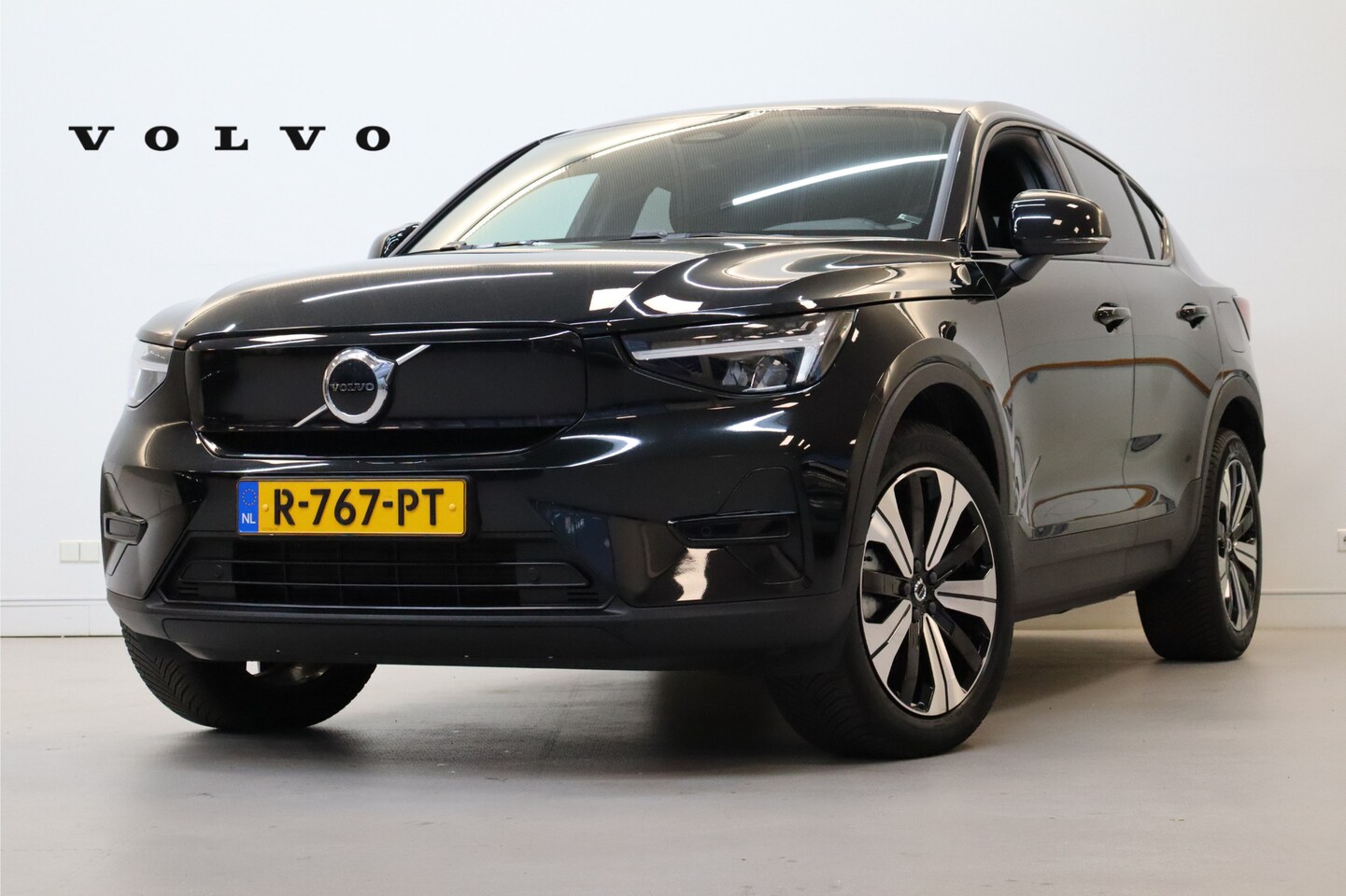Volvo C40 - Plus 69 kWh 231PK Stoel & Stuurverwarming | Getint Glas | Camera | Cruise Control - AutoWereld.nl