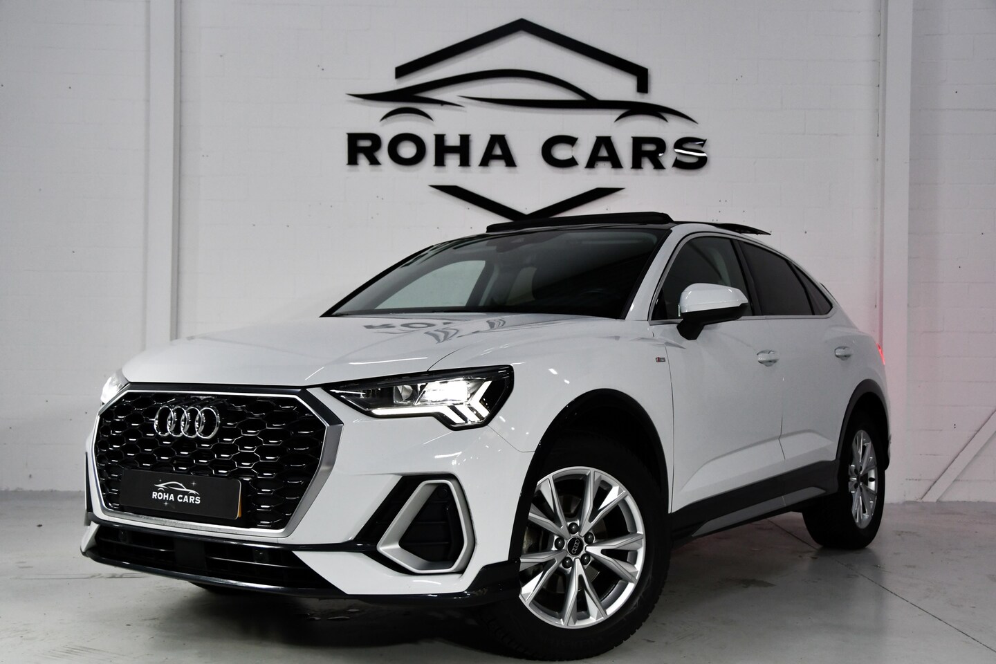 Audi Q3 Sportback - 35 TFSI S Edition Matrix Led Pano Leder - AutoWereld.nl