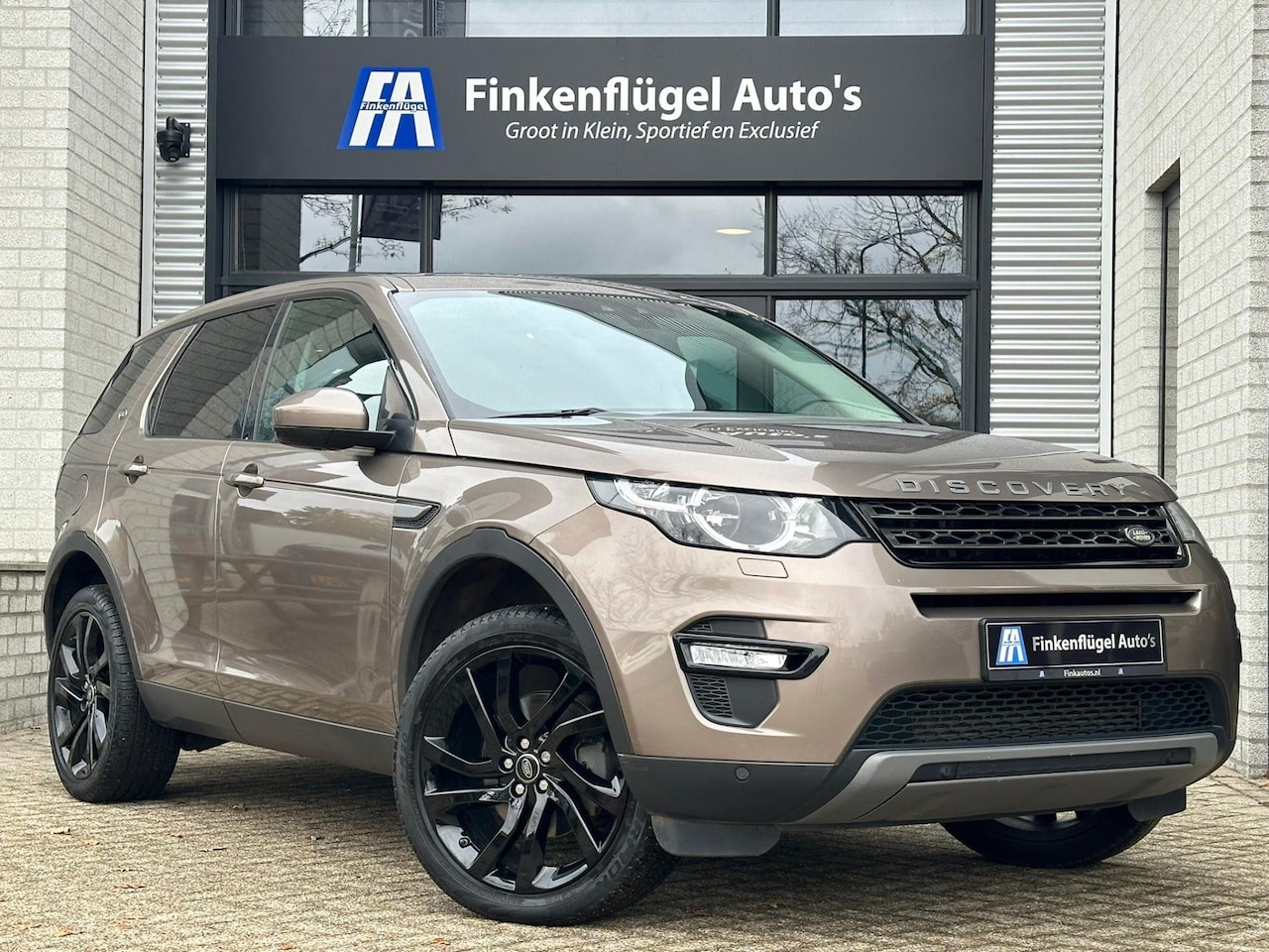 Land Rover Discovery Sport - 2.0 Si4 4WD HSE 7p. |Panorama |Trekhaak |Camera | - AutoWereld.nl
