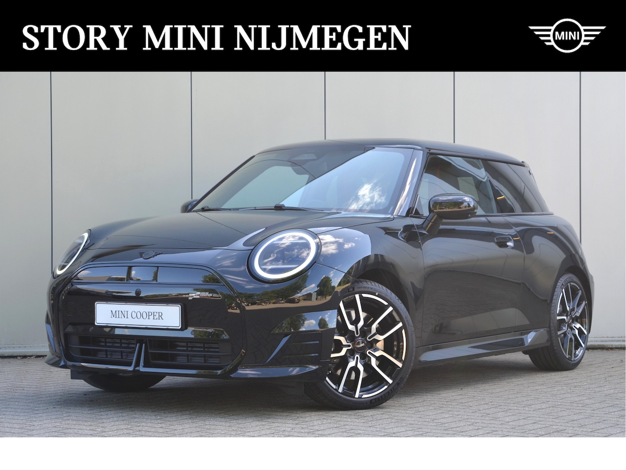 MINI Cooper - Hatchback E / JCW / Pakket XL / 18 inch JCW Lap Spoke 2-tone - AutoWereld.nl