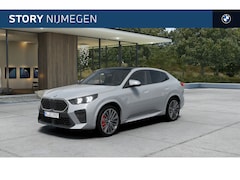 BMW X2 - sDrive20i High Executive M Sport Automaat / Panoramadak / Trekhaak / M Sportstoelen / Stoe