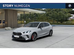 BMW 1-serie - 120 M Sport Automaat / Panoramadak / Sportstoelen / Achteruitrijcamera / M Adaptief onders