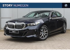 BMW i5 - eDrive40 M Sport / Panoramadak / Trekhaak / Parking Assistant Professional / Adaptieve LED