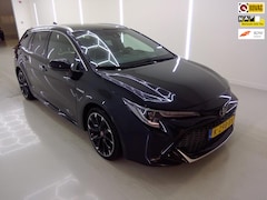 Toyota Corolla Touring Sports - 2.0 Hybrid GR-Sport Plus+Led+Pano-Dak+stoel-verw+navi+camera+Elek-Klep+trekhaak = NOVEMBER