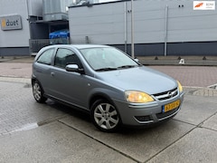 Opel Corsa - 1.2-16V Silverline Airco 5 DR apk