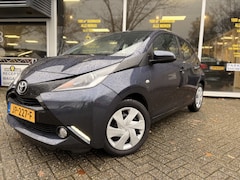 Toyota Aygo - 1.0 VVT-i x-play Clima/Bluetooth/Cruise/camera