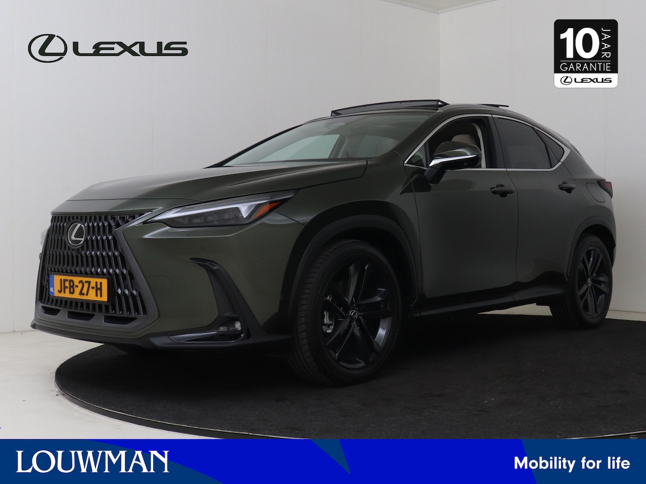 Lexus NX - 450h+ AWD Executive Line | Panoramadak | 360 Camera | HUD | Trekhaak | - AutoWereld.nl