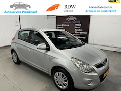Hyundai i20 - 1.4i DynamicVersion AIRCO / NAP / 5-DEURS